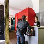 فندق Hotelf1 Centre Devant Les Ponts ميتز