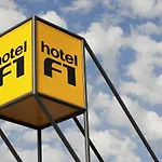 Hotelf1 Centre Devant Les Ponts فندق ميتز
