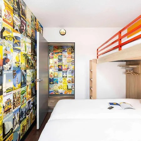 Hotel Hotelf1 Centre Devant Les Ponts 3*