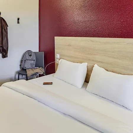 Hotelf1 Centre Devant Les Ponts Hotel Metz