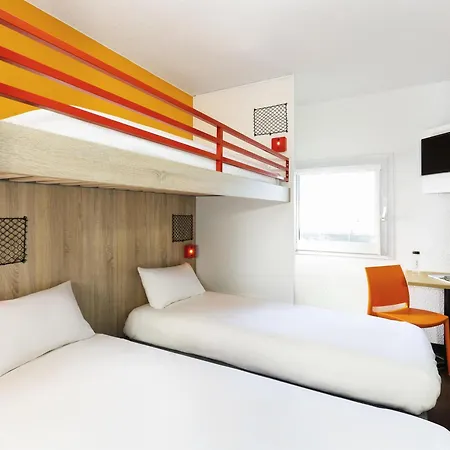 Hotelf1 Centre Devant Les Ponts Hotel 3*