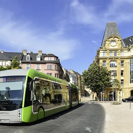 Hotelf1 Centre Devant Les Ponts * Metz