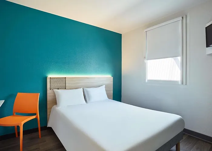 Hotel Hotelf1 Centre Devant Les Ponts Mety