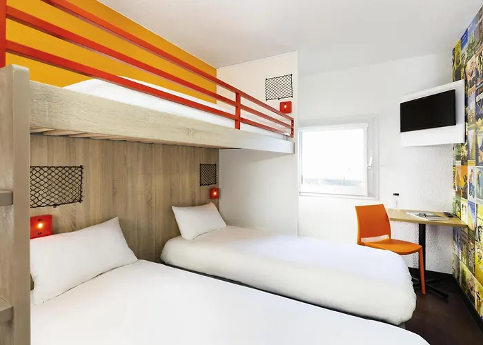 Hotelf1 Centre Devant Les Ponts Hotel 3*