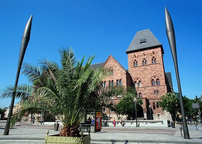 Hotelf1 Centre Devant Les Ponts 3*